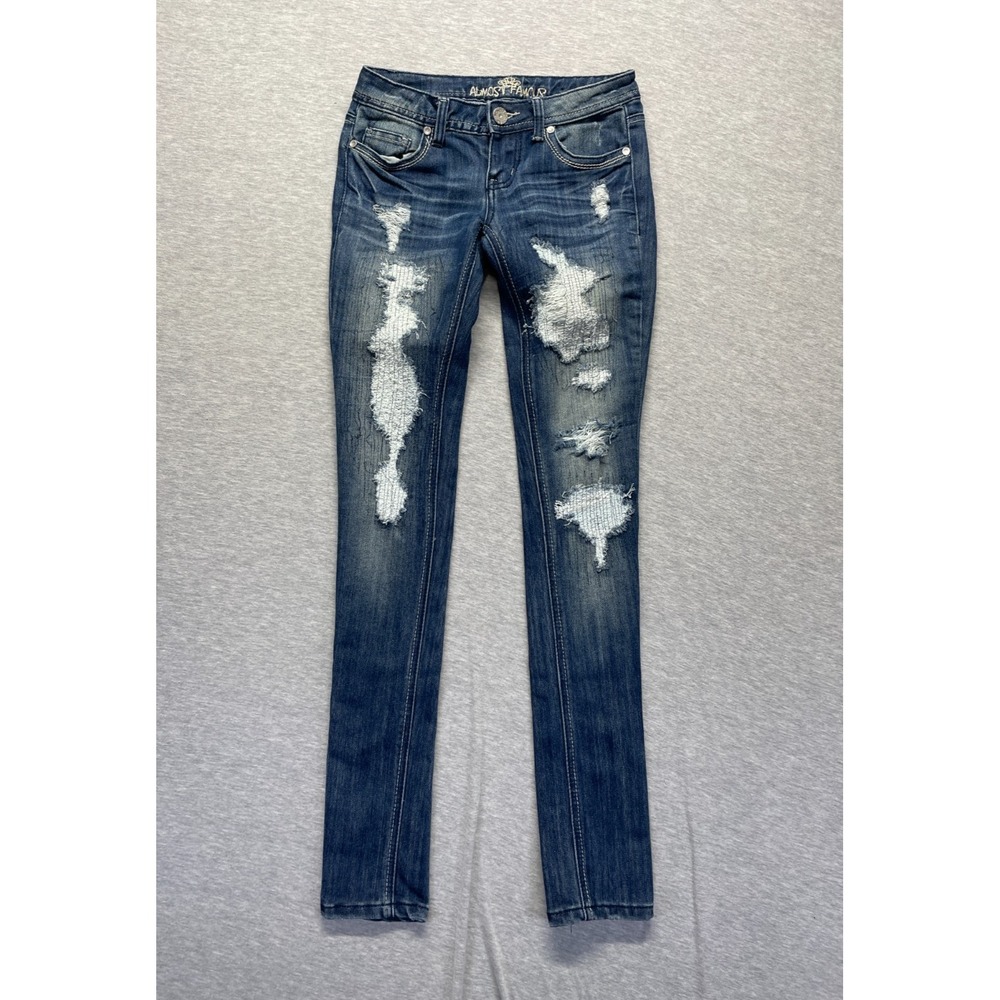 Almost Famous Jeans Womens 0 Blue Denim Stretch Distressed Low Rise Skinny Leg